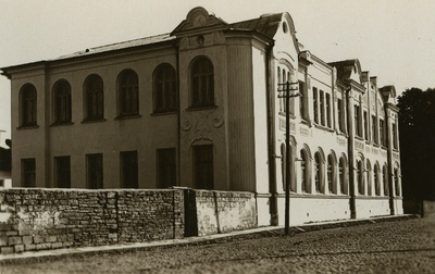 Kuressaare Ühisgümnaasium.  duplicate photo