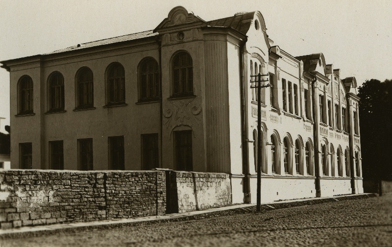 Kuressaare Ühisgümnaasium.