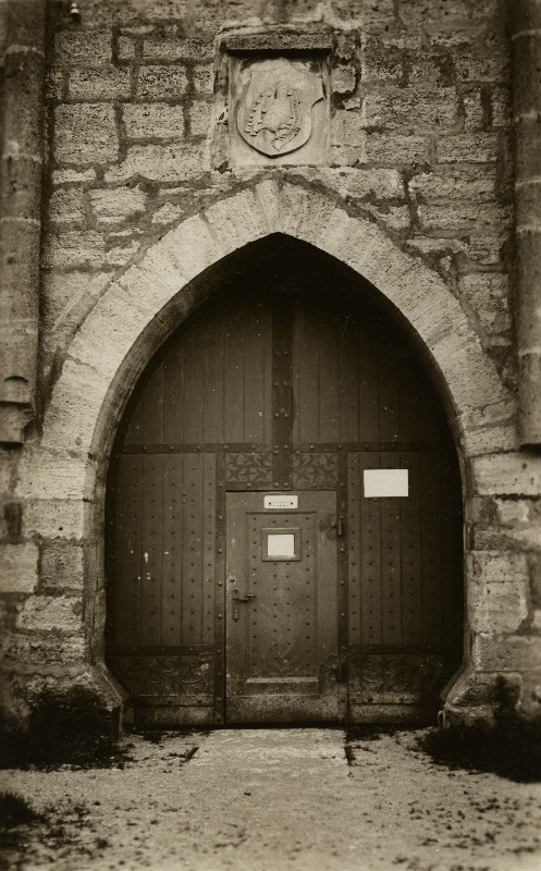 Kuressaare piiskopilinnuse värav.