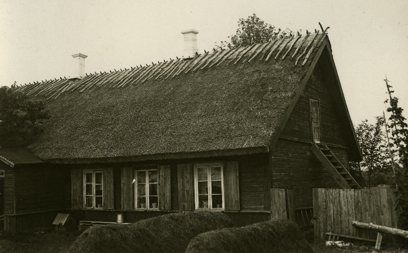 Jüri Värava talu Kantsi külas (endine koolimaja).