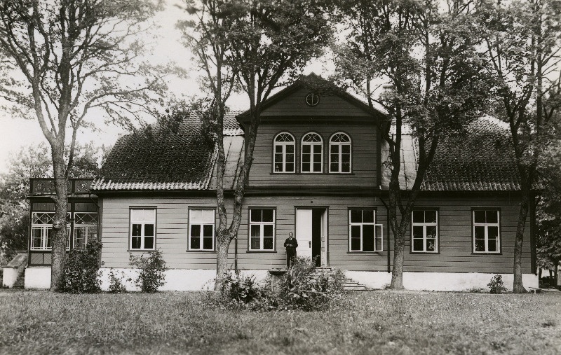 Tartu Ülikooli zoloogia instituudi ja muuseumi juures tegutsenud Kuusnõmme bioloogiajaam.