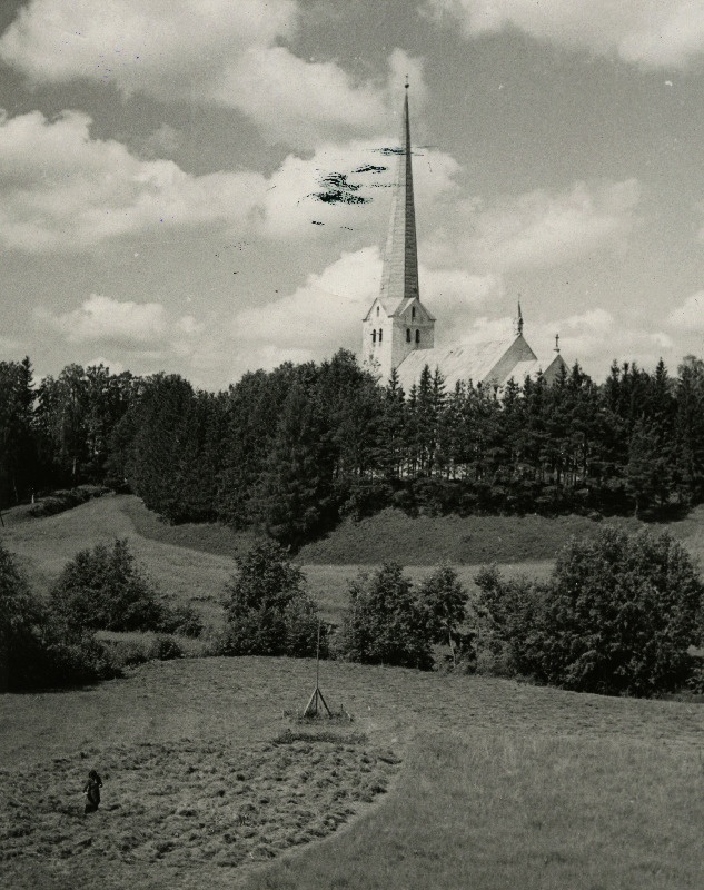 Tarvastu Peetri kirik.