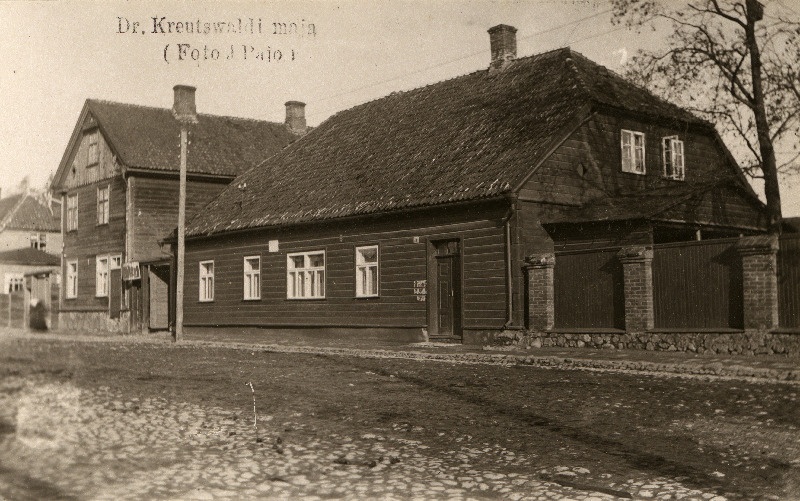 Endise Võru linnaarsti ja kirjaniku F.R. Kreutzwaldi elumaja Võrus Kreutzwaldi tänaval.