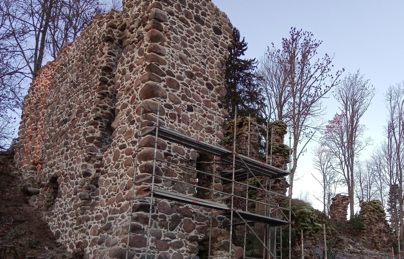 Tarvastu ordulinnuse varemed. rephoto