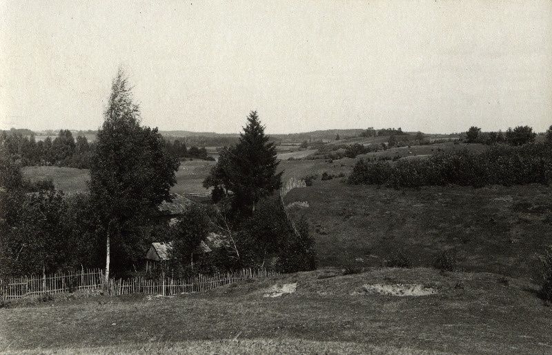 Rõngu maastik Kivivarre linnamäelt.