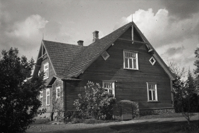 Tallinna talu Tänassilma vallas.