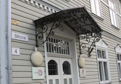 Tartu puuarhitektuuri näidismaja W.Struve tänava nurgal. rephoto