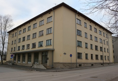Tartu's new constructions in the 1960s, an apartment building on the corner of Pälson (Pepler) and Teacher Street rephoto