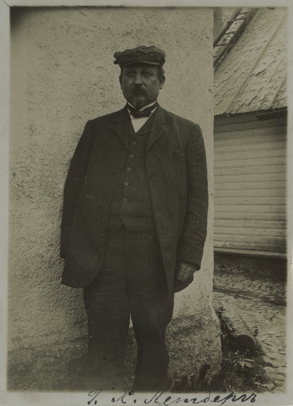 Rakveres asuva mehaanika parandustöökoja omanik Gustav Letberg, portreefoto