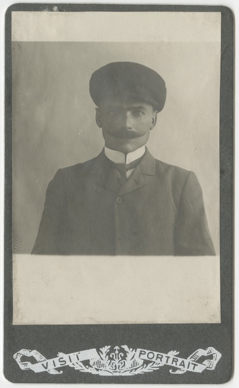 Jaan Mihkelson, portreefoto