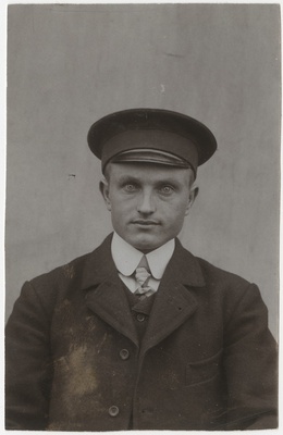 Juhan Rumbergi autojuht Näppo, portreefoto  duplicate photo