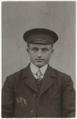 Juhan Rumbergi autojuht Näppo, portreefoto  duplicate photo