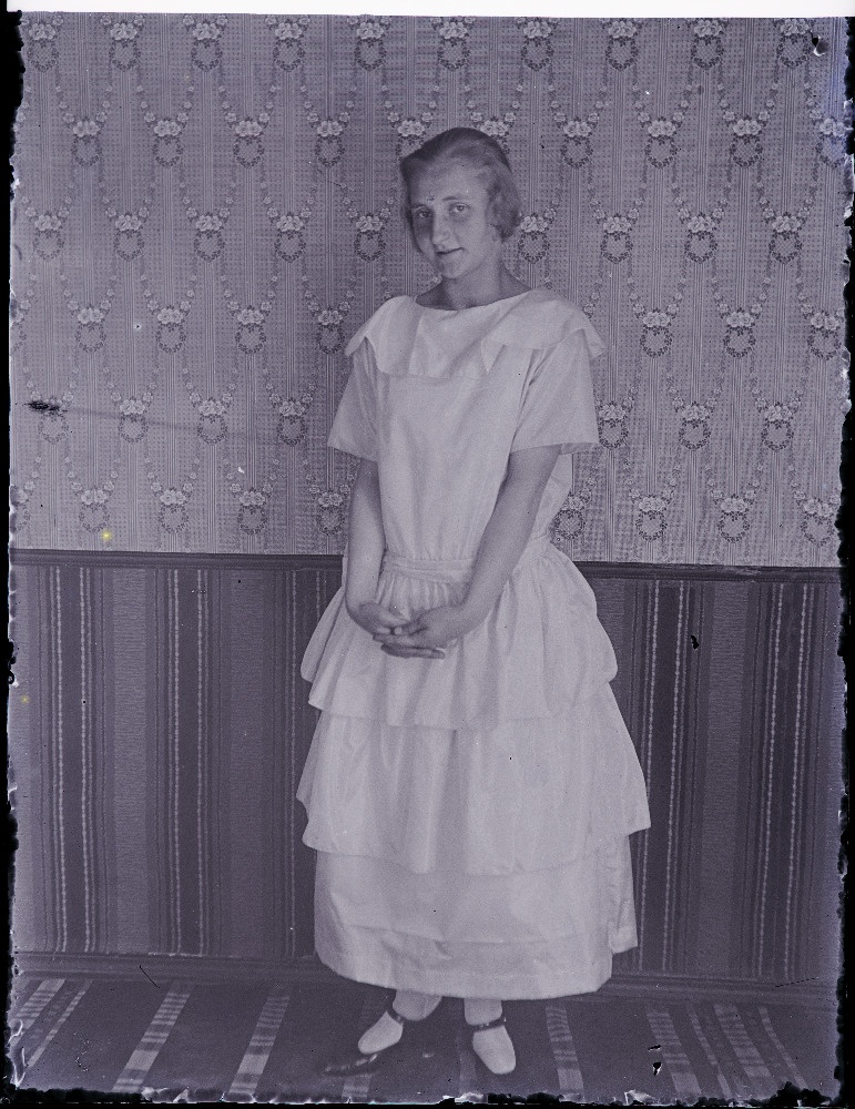 Tallinna Tütarlaste Kommertsgümnaasiumi õpilane Erika Puuman (Puuraid).