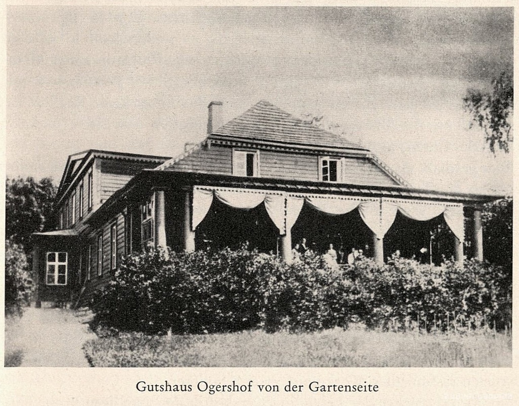 Ogershof manor from garden side