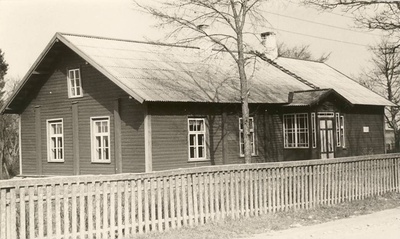 Avispea koolimaja  similar photo