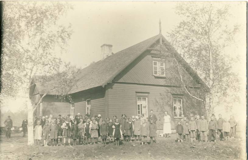Valaste koolimaja