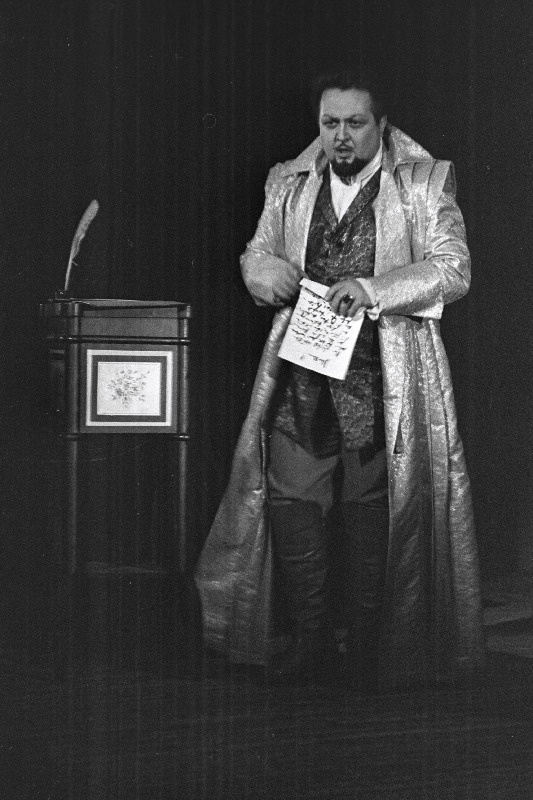 RAT  “Estonia”  solist  Hendrik Krumm Rootsi kuninga Gustav III osas G. Verdi ooperis “Maskiball”.