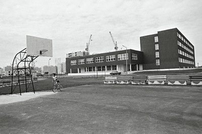 Tallinna 62. Keskkool Lasnamäel.  duplicate photo