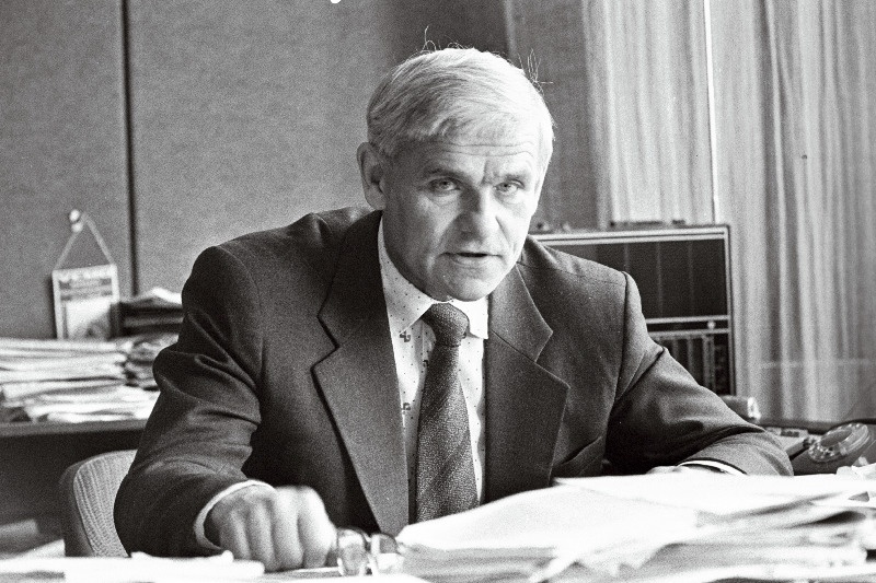 Eesti NSV TA Küberneetika Instituudi Erikonstrueerimisbüroo direktor K. Leppik.