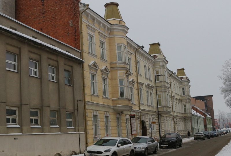 Tartu Riikliku Ülikooli Ühiselamu Tiigi tänaval rephoto