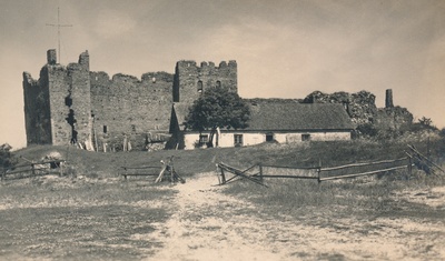 Toolse ordulossi varemed  duplicate photo