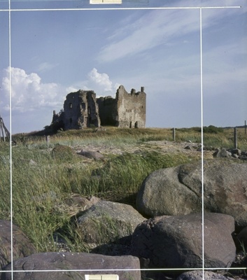 Toolse lossi varemed.  duplicate photo