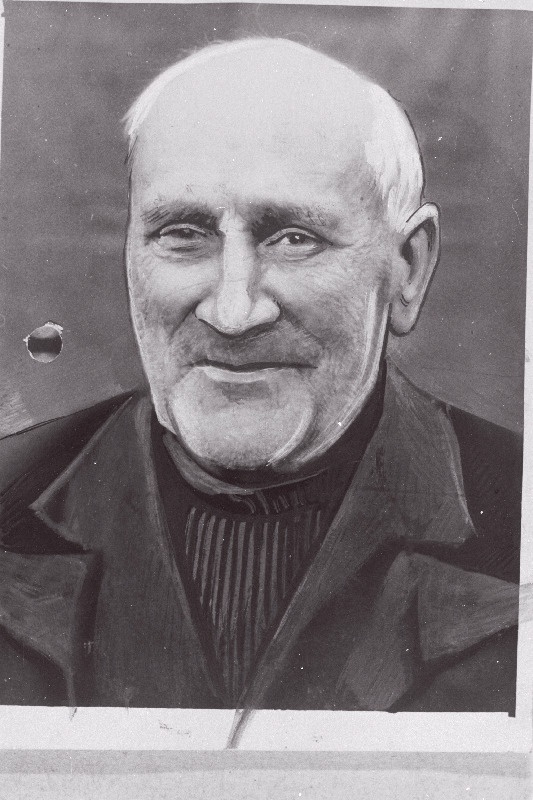 Jaan Kuremaa - Lihula rajooni Uue Kasari kolhoosi mesinik, kes on töötanud mesinikuna 45 aastat.