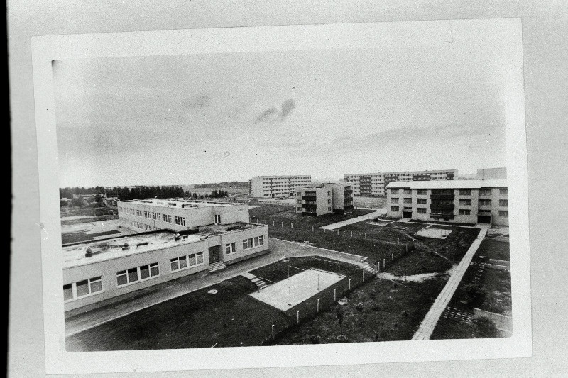 Vaade Laari ja Tähe tänava elamukvartalile Jõgeval.