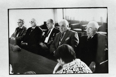 Suure Isamaasõja veteranid Jõgeva rajooni vabastamise 42. aastapäeva eel vastuvõtul EKP Jõgeva Rajoonikomitees.  duplicate photo