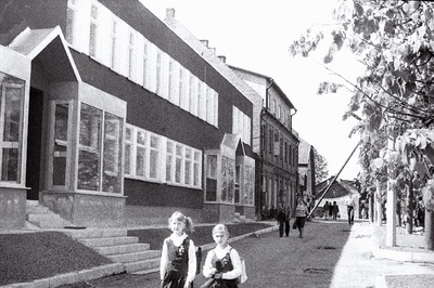 V. Kingissepa nim. tänav Jõgeval.  duplicate photo