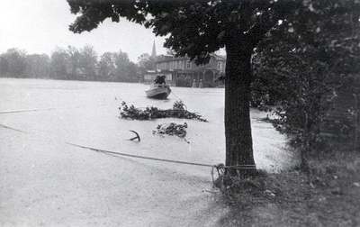 Photo. The boat is on the Haapsalu promenade during the large water.  duplicate photo