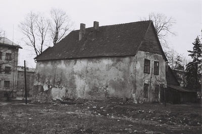 commentary on the event: Medieval building on Pearl Malm Street (Malmö 19). The amortised building was demolished and rebuilt in the late 1980s.  duplicate photo