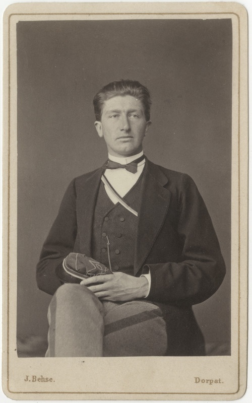 Korporatsioon "Estonia" liige Nikolai von Schubert, portreefoto