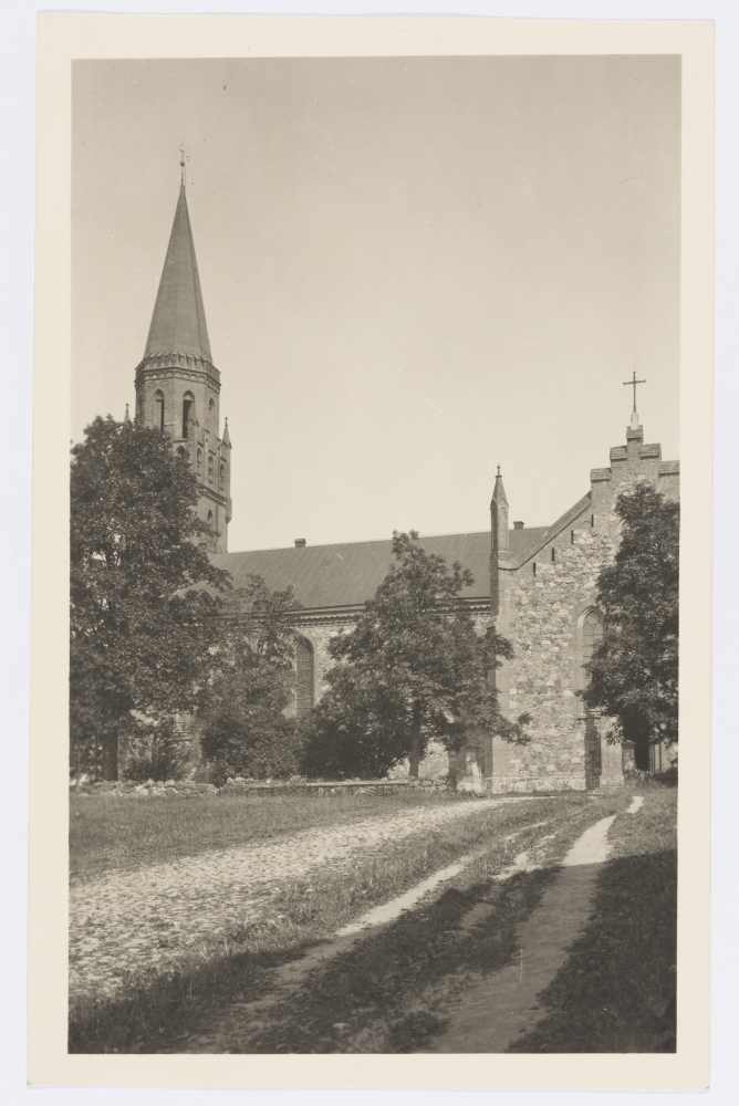 Viljandi Pauluse kirik.