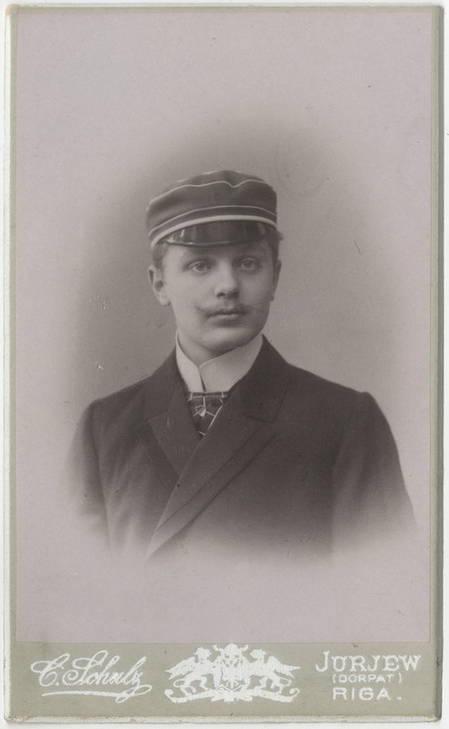 Korporatsioon "Estonia" liige Roman Adelheim, portreefoto