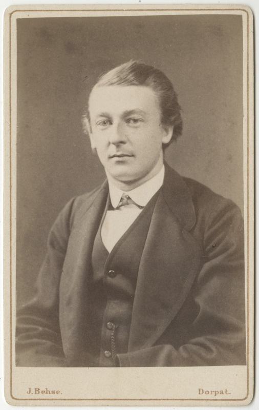 Korporatsioon "Estonia" liige Leonidas Smirnow, portreefoto