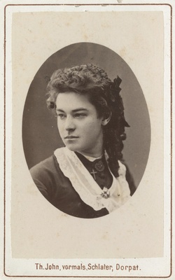 Korporatsioon "Estonia" liige Edmund Fischer rebasteatrikostüümis, portreefoto  duplicate photo