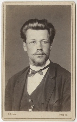 Määratlemata korporatsioon "Estonia" liige, portreefoto  duplicate photo