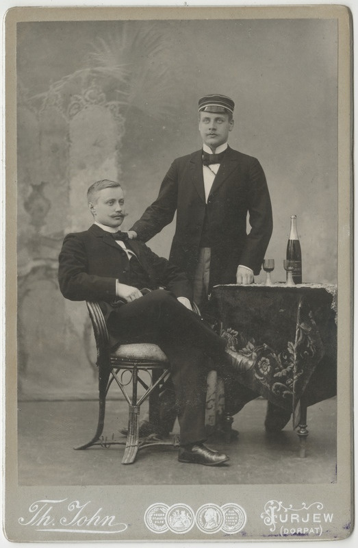 Korporatsioon "Estonia" liige Erich Mattiesen uue värvikandja William von Barloeweniga