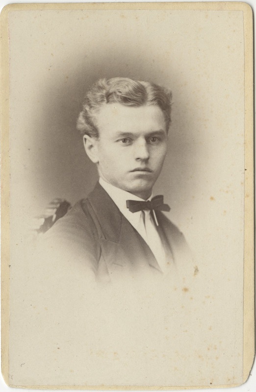 Korporatsioon "Estonia" liige Paul Hirsch, portreefoto