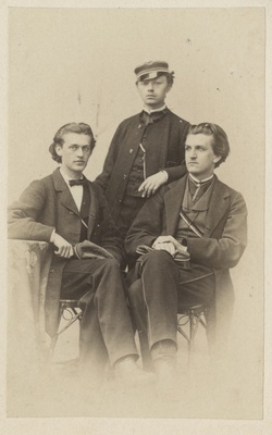 Korporatsioon "Estonia" liikmed Arthur Ploschkus, Leonhard Hunnius ja Richard Hausmann, grupifoto  duplicate photo