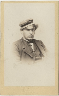 Määratlemata korporatsioon "Estonia" liige, portreefoto  duplicate photo