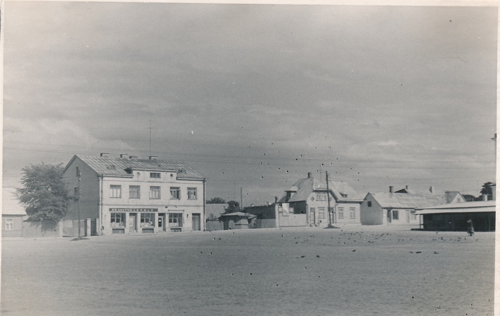 Raamatupood Laada tn. (Turuplatsi ääres)