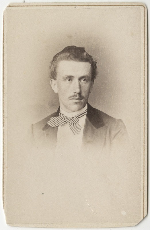 Korporatsioon "Estonia" liige parun Basilius Rosen, portreefoto