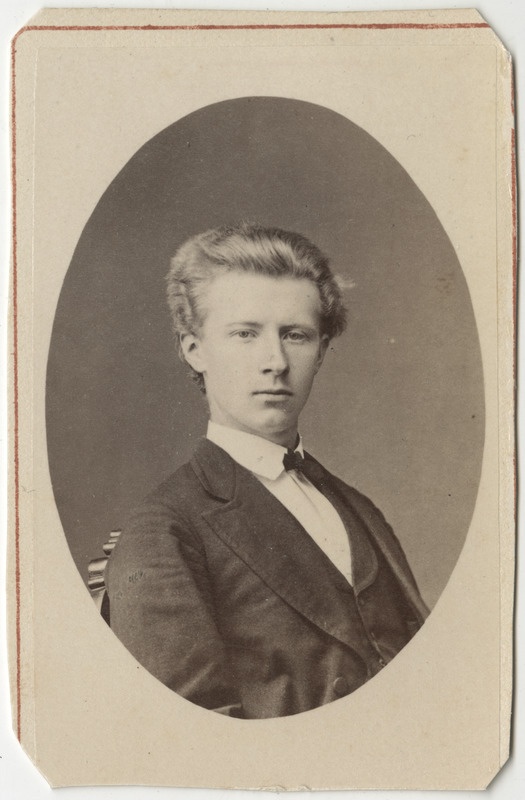 Korporatsioon "Estonia" liige Alfred von Baer, portreefoto