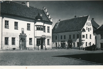 Narva, Raekoja plats  duplicate photo