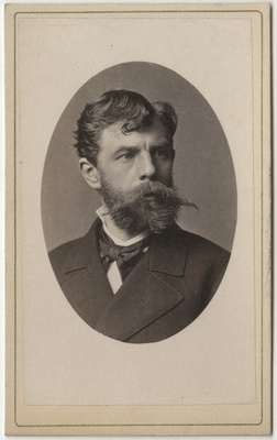 Määratlemata mees, portreefoto  duplicate photo