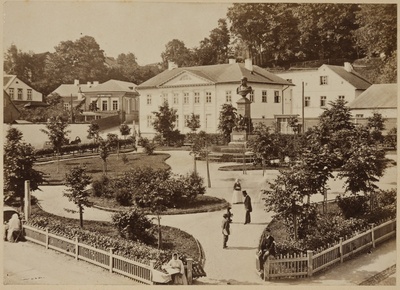 Barclay plats ja monument  duplicate photo