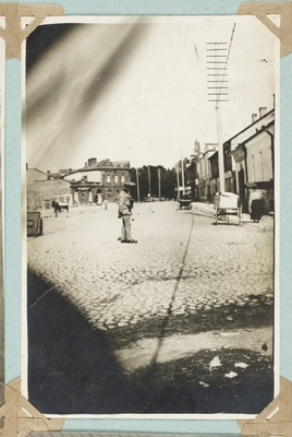 Politseikordnik Narva tänaval  similar photo