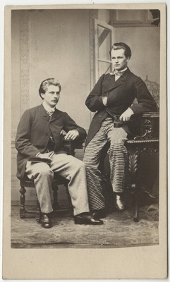 Korporatsioon "Estonia" liikmed Valerian von Baggehuffwudt (Baggo) ja Walter von Gruenewaldt, grupifoto  duplicate photo